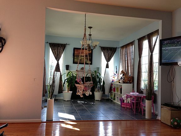 3rd image of 22527 Welborne Manor Sq