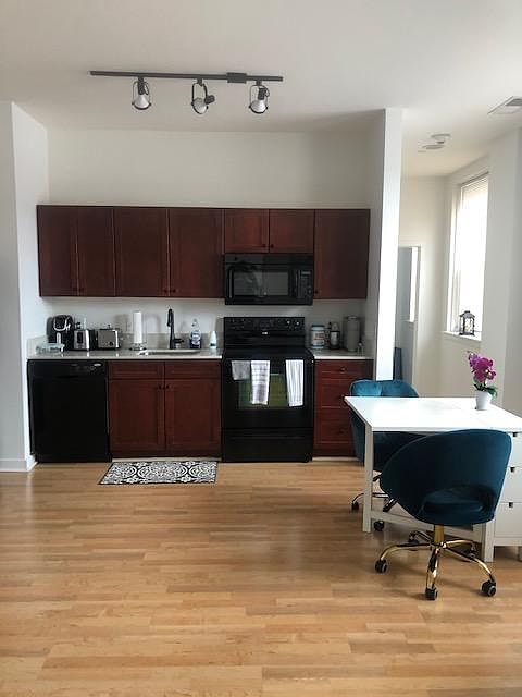1st image of 3301 Henry Ave #506