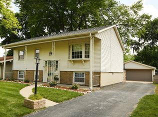 937 Park Ave, Thornton, IL 60476