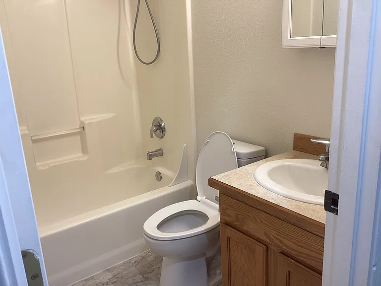 2302 Roosevelt Ave — Photo 5