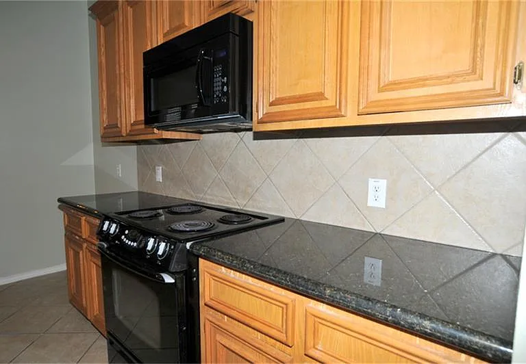 872 Rock Harbor Ln — Photo 8