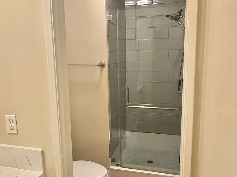 2014 S Bentley Ave #202 — Photo 9