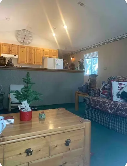 724 Victoria Ln — Photo 5