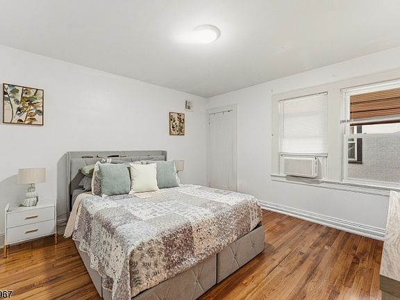 5th image of 611 Sheridan Ave