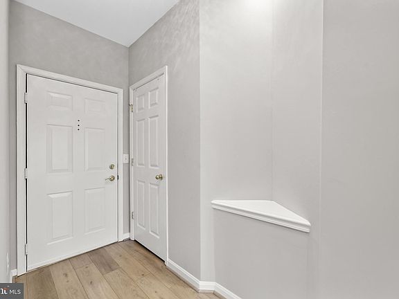 5th image of 2911 Deer Hollow Way Unit 423