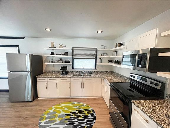 4th image of 2597 Glenvalley Dr
