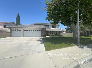 44128 Ruthron Ave, Lancaster, CA 93536