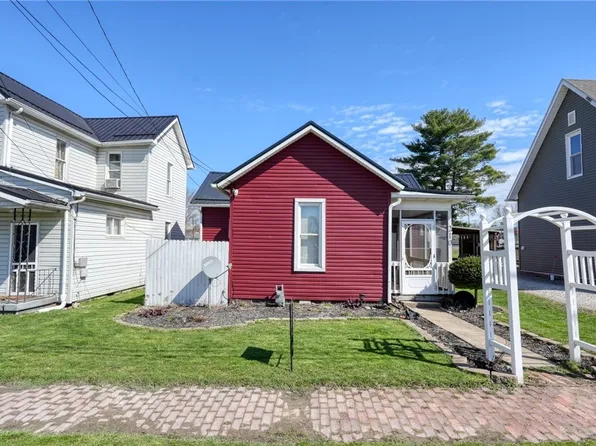 210 S 4th St, Byesville, OH 43723