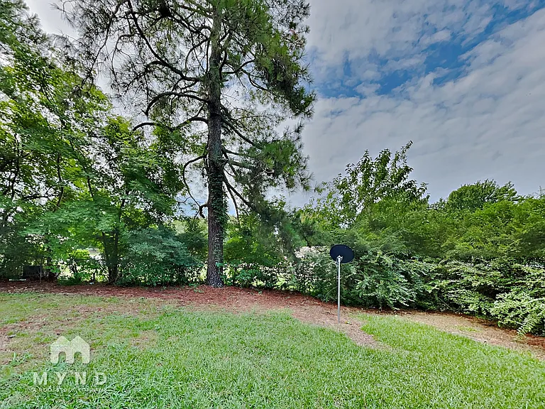 6590 Embassy Cir — Photo 19