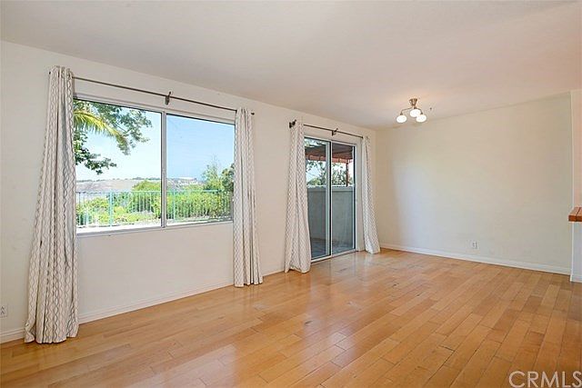 2nd image of 87 Seacountry Ln