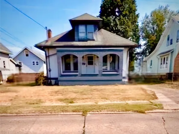 803 41st St, Vienna, WV 26105