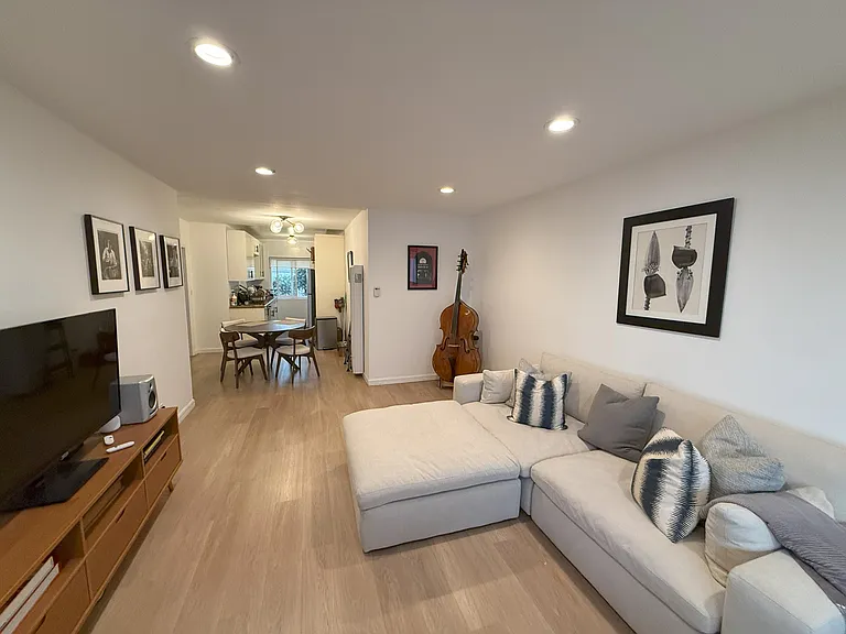 MAIN ROOM