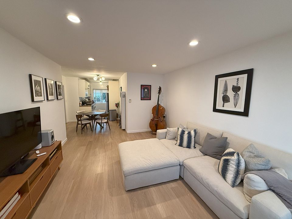 MAIN ROOM