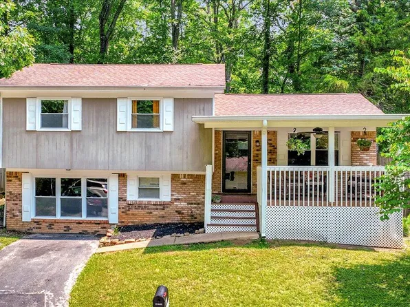 1359 Meadowood Dr, Hixson, TN 37343