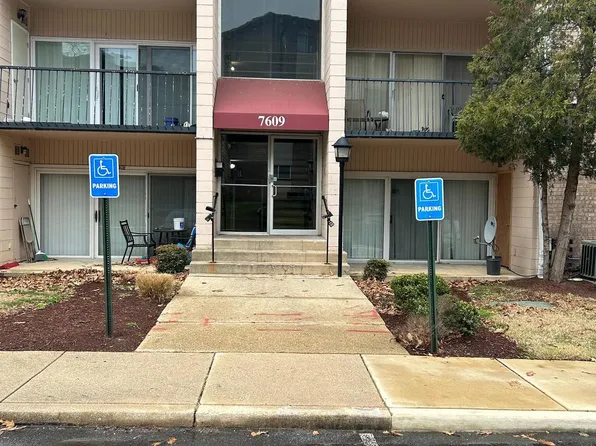 7609 Fontainebleau Dr APT 2215, Hyattsville, MD 20784