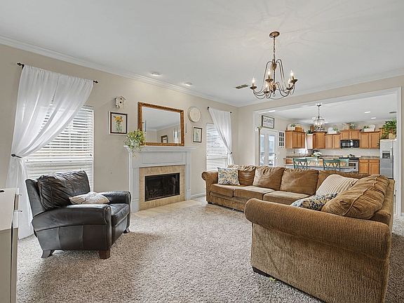 5th image of 4033 Locerbie Cir
