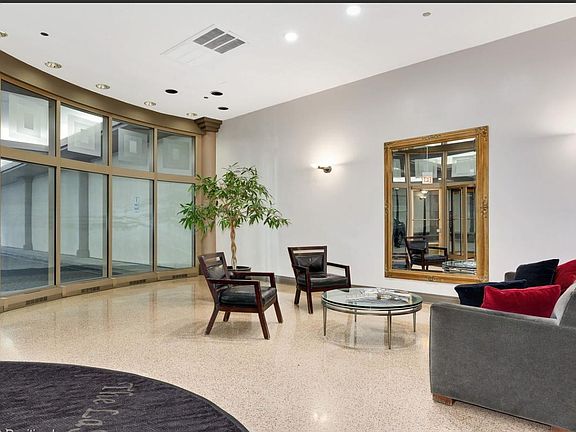 2nd image of 1212 N Lasalle St #1007