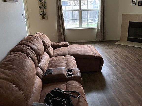 3rd image of 1210 Johnny Ln
