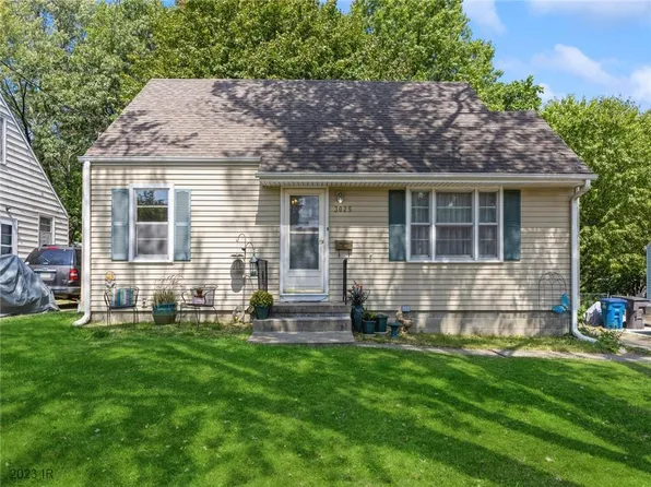 3025 Holcomb Ave, Des Moines, IA 50310