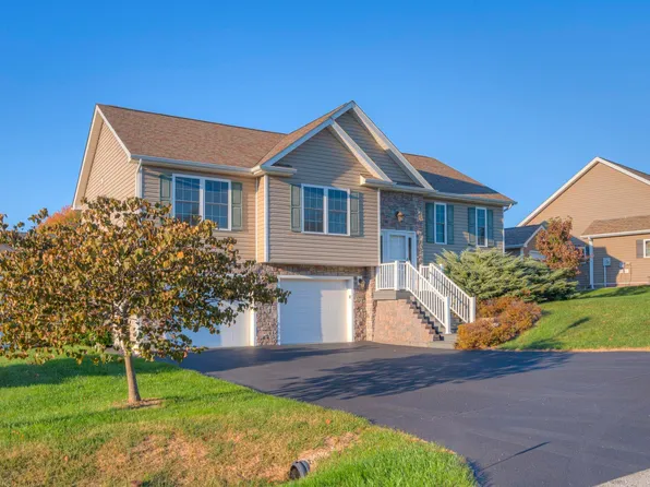 20 Heather Dr NW, Christiansburg, VA 24073