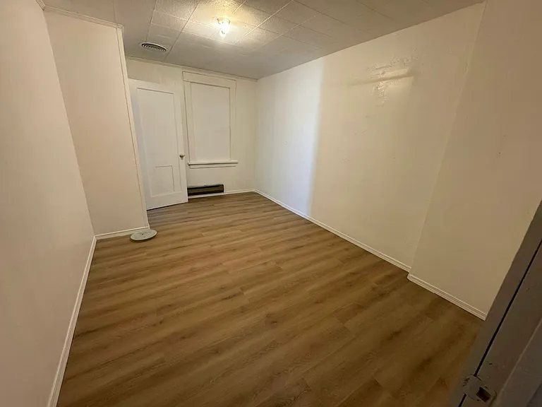 414 Main Ave E #3 — Photo 7