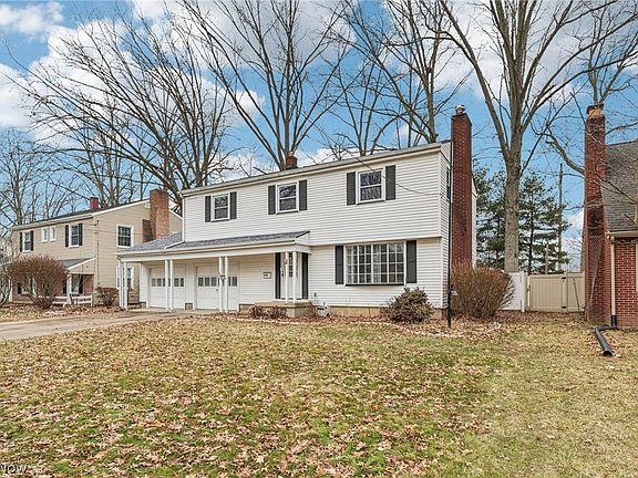 3rd image of 1682 Arthur Dr NW
