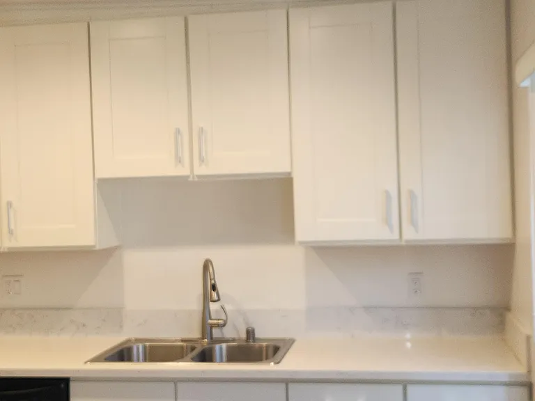Sherman Pines Apartments — Photo 23