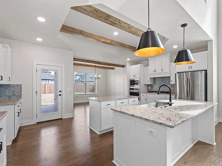1110 Montieri Dr — Photo 32