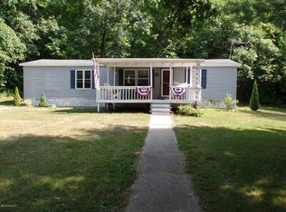 6405 E Cutler Rd, Edmore, MI 48829