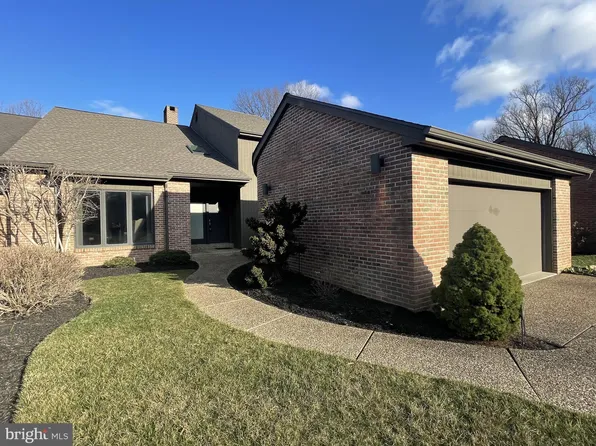 111 Downs Dr, Wilmington, DE 19807