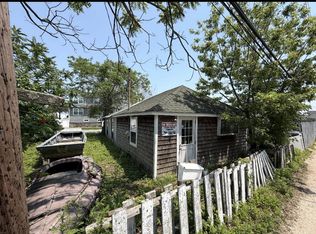 3908A Sands Ln, Seaford, NY 11783