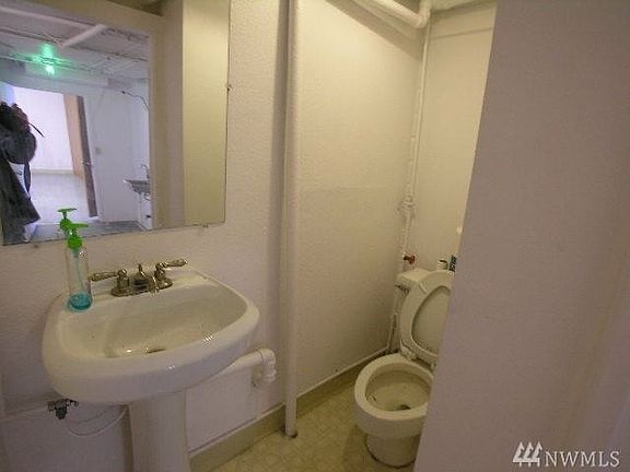 3rd image of 906 S 56th St #A