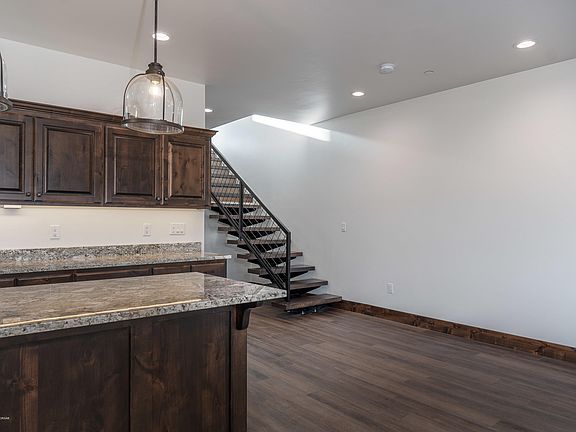 4th image of 8523 S Caribou Ct