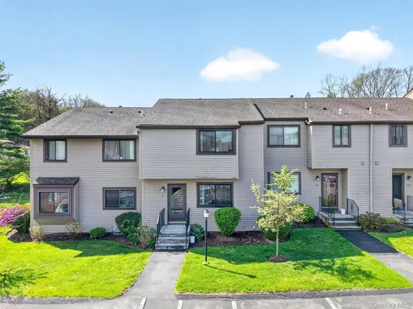 11 Squires Gate unit B, Poughkeepsie, NY 12603