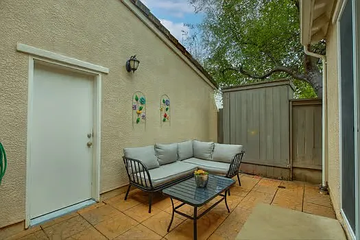 Talmont Cir — Photo 11