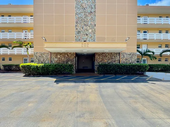 202 SE 10th Street #105, Dania Beach, FL 33004