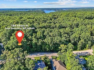 425 Albany Dr, Lake Ozark, MO 65049