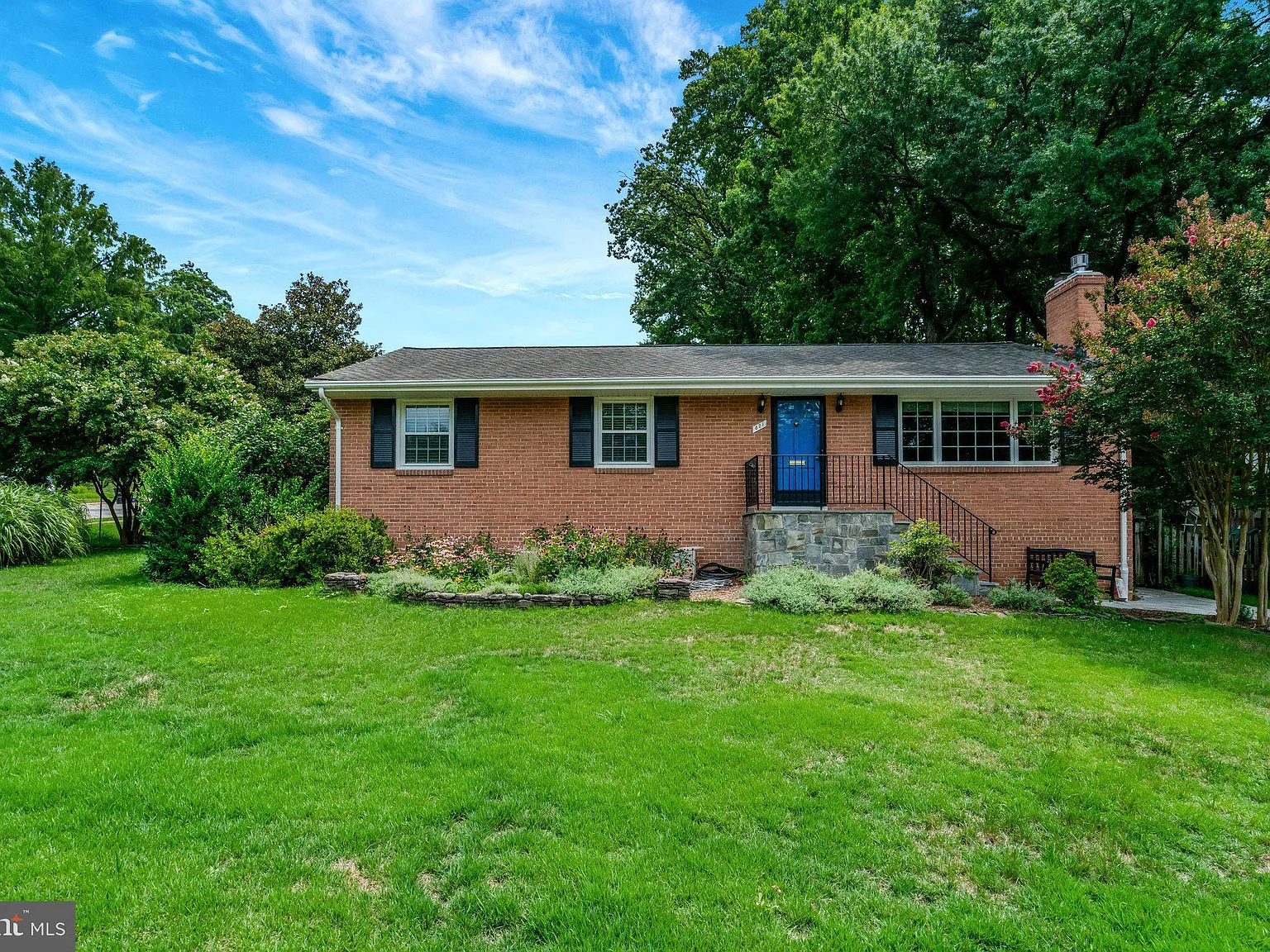 4 bed, 3.0 bath, 2374 sqft, $4,200 — Photo 1