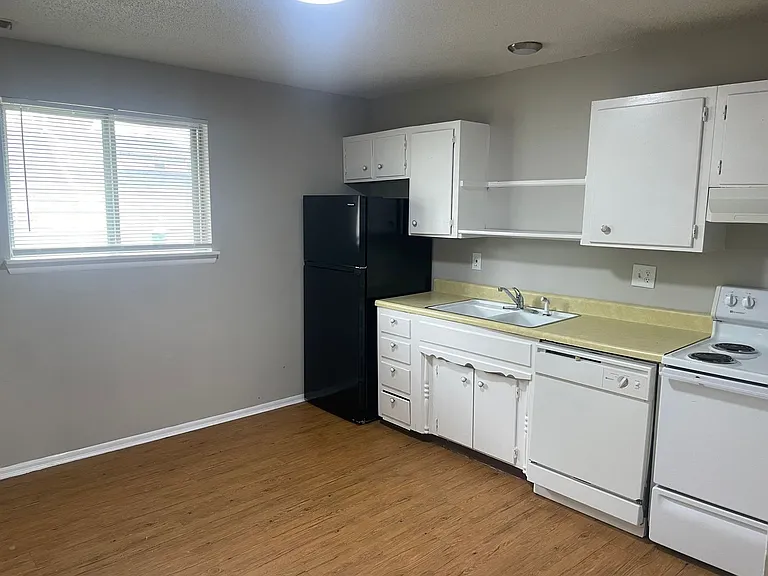 7301 N Moberly Dr #B — Photo 6
