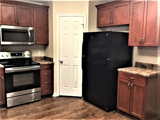 122 Spring Lakes Dr — Photo 2