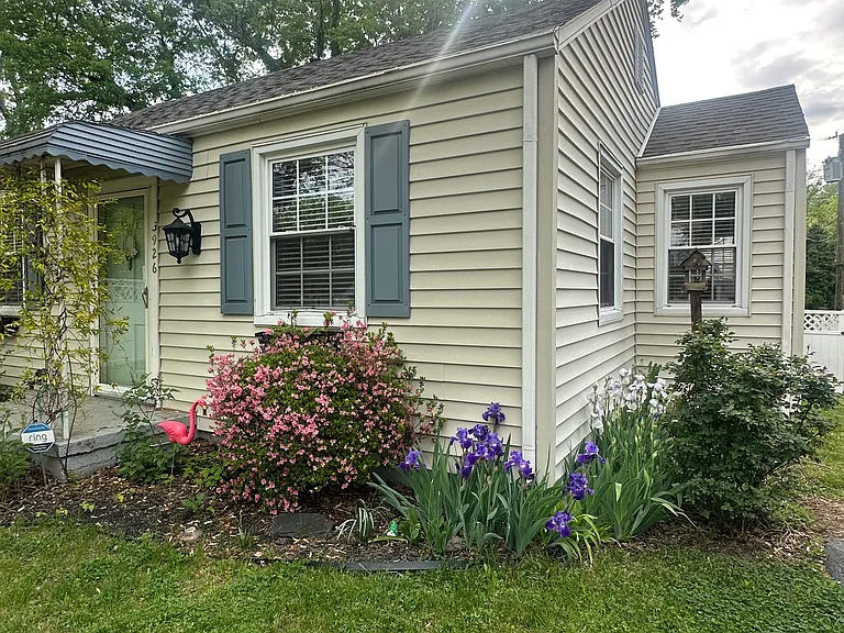 3926 Briargate Ave — Photo 2