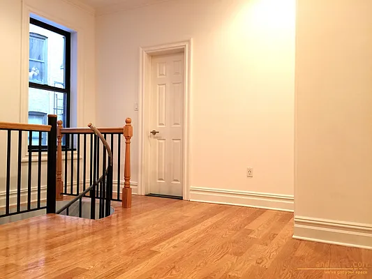 Rented by aptsandlofts.com | media 8