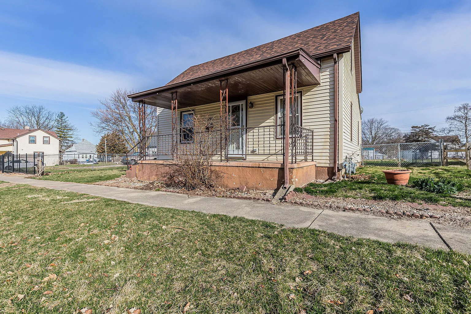 306 E Church St photo 1