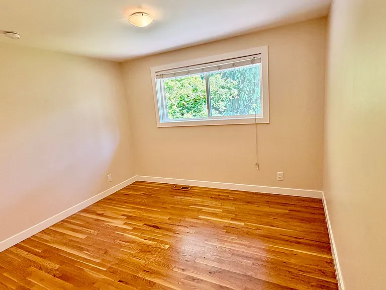 17420 NE 11th St — Photo 15