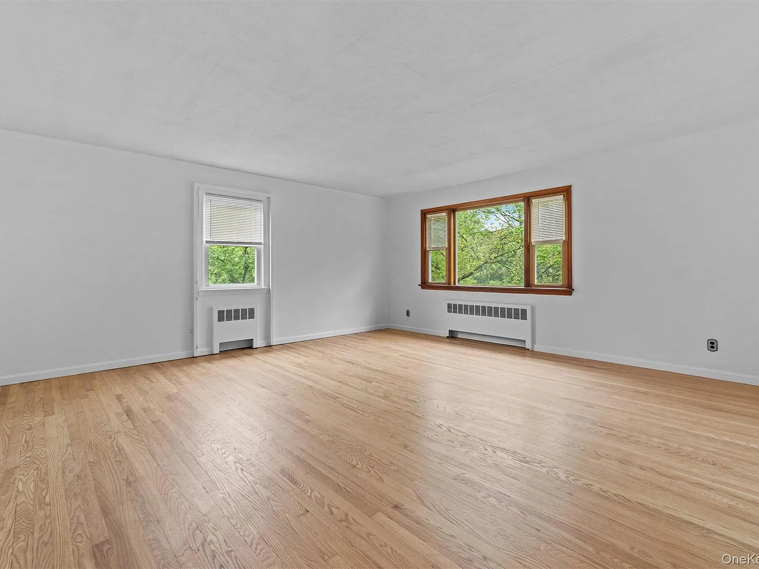 3 bed, 1.0 bath, 1100 sqft, $3,675 — Photo 2