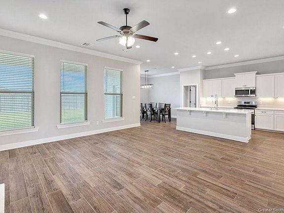 2nd image of 3313 Flatwood Dr