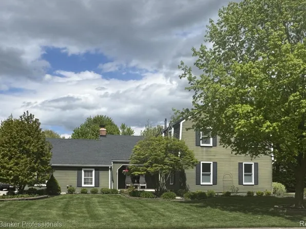 12350 Glenview Dr, Plymouth, MI 48170