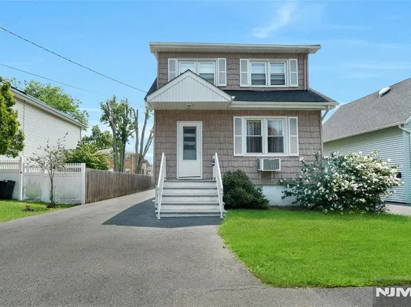 35 Redneck Avenue, Little Ferry, NJ 07643