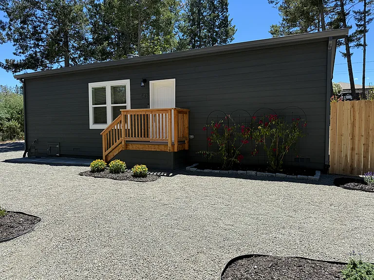 542 Sunset Dr — Photo 8