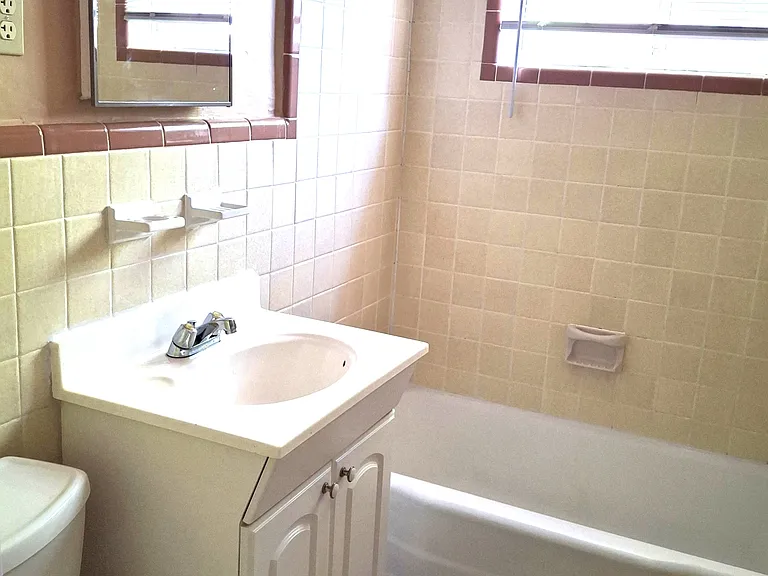 756 Greenwood Ave NE #7 — Photo 10